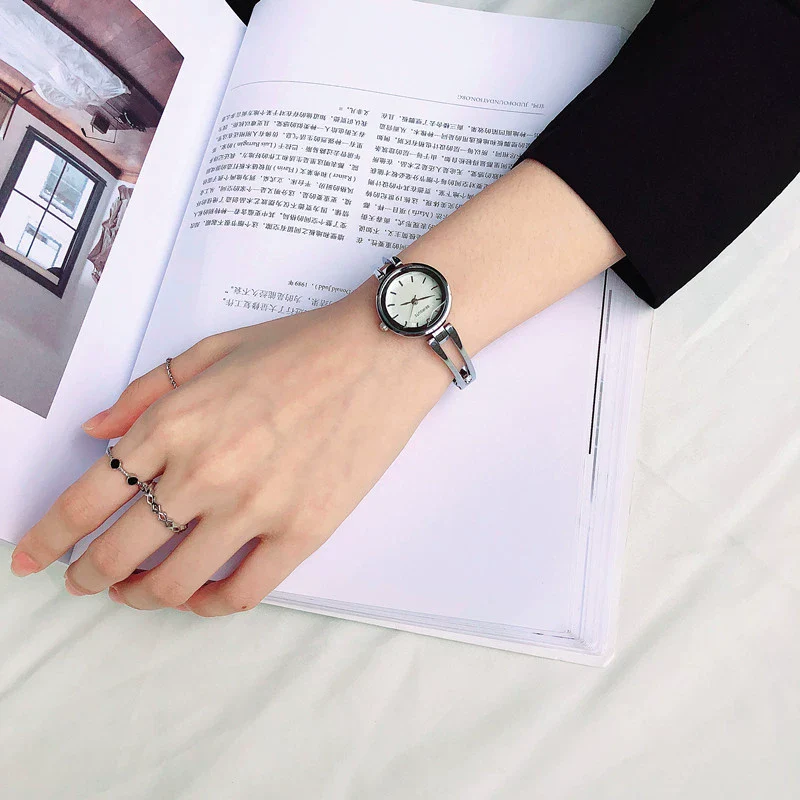 Allmatch Elegant Retro Metal Quartz Bracelet Watch For Female With Round Dial And Stainless Steel Strap - Image 3