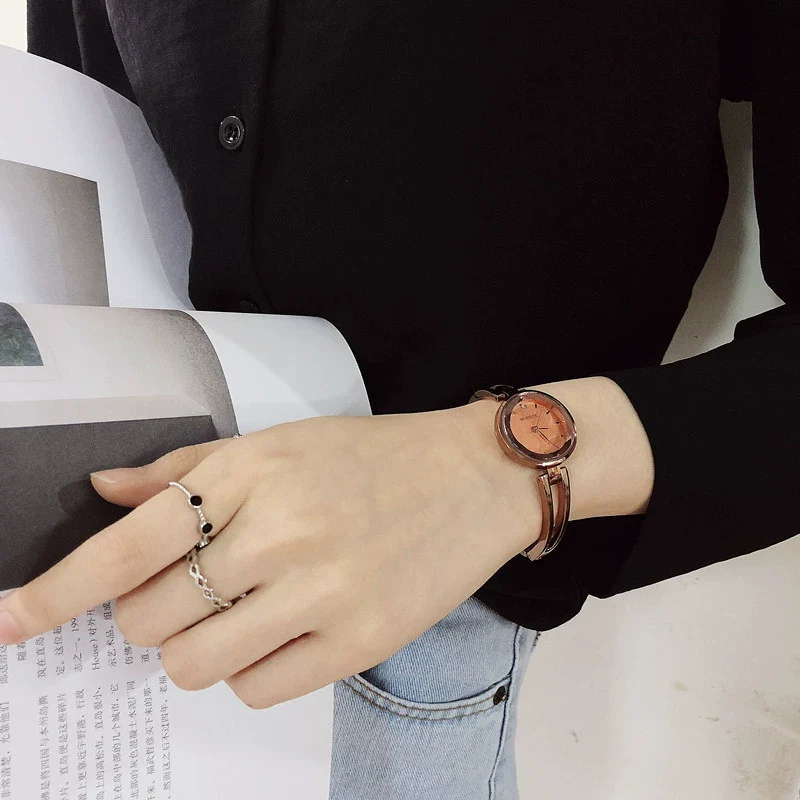 Allmatch Elegant Retro Metal Quartz Bracelet Watch For Female With Round Dial And Stainless Steel Strap - Image 4