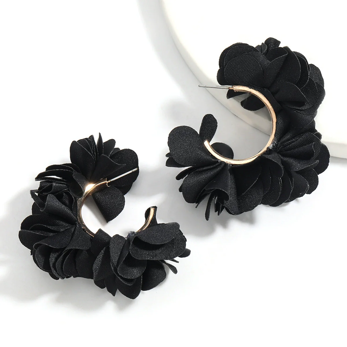 Alloy And Cloth Flower Cshaped Earrings For Women Fashion Style - Image 2