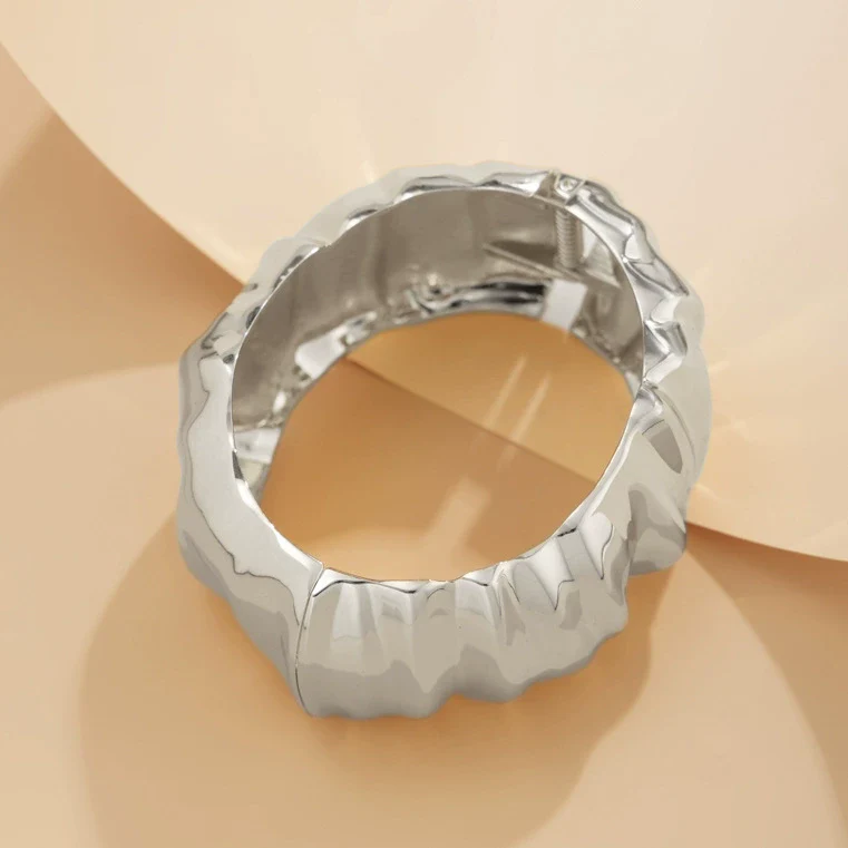 Alloy And Pearl Irregular Pleated Water Drop Cross Bracelet With Ins Style And Electroplating - Image 7