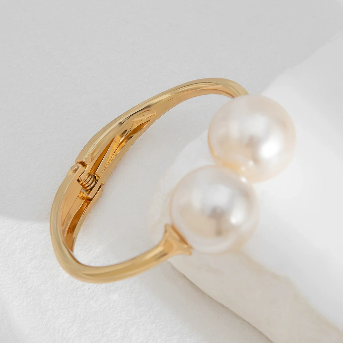 Alloy And Pearl Irregular Pleated Water Drop Cross Bracelet With Ins Style And Electroplating - Image 8