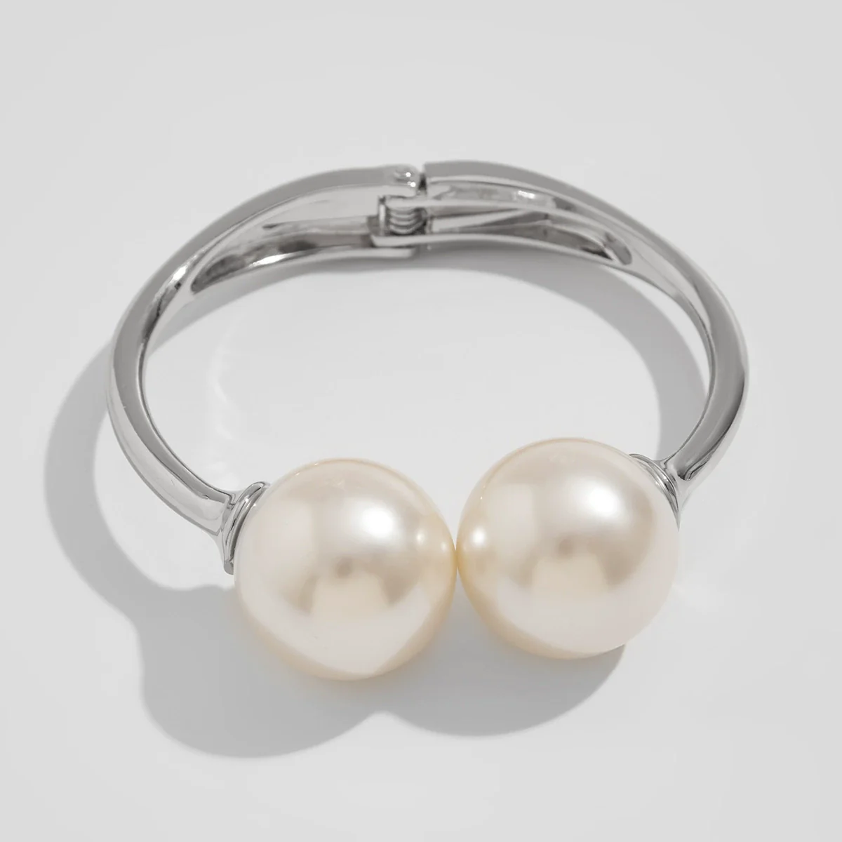 Alloy And Pearl Irregular Pleated Water Drop Cross Bracelet With Ins Style And Electroplating - Image 9