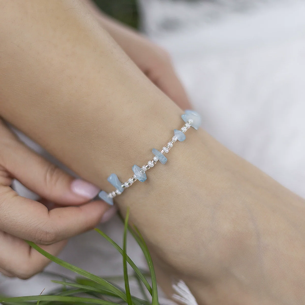 Alloy Anklet For Women With Geometric Pattern And Inlaid Artificial And Semiprecious Stones Retro Style - Image 9
