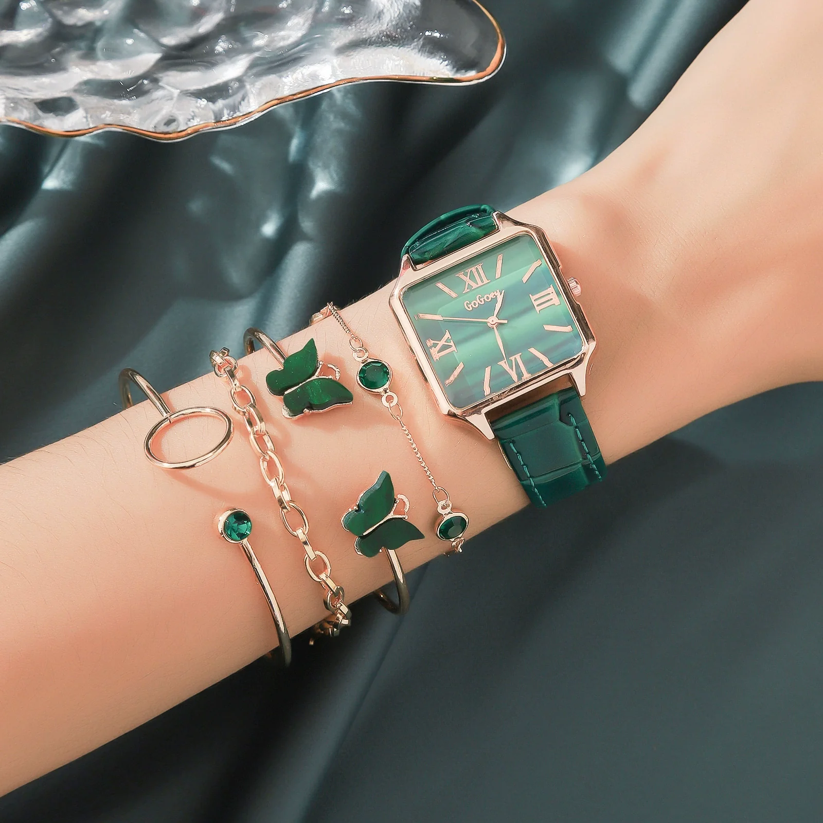 Alloy Band Fashion Female Emerald Green Round Dial Butterfly Bracelet Watch - Image 4