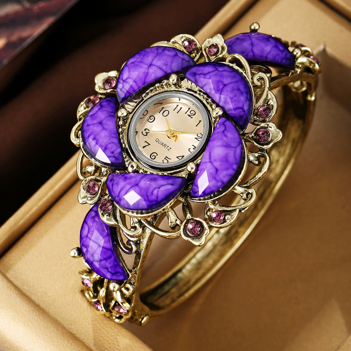 Alloy Bracelet Quartz Watch For Women Fashion Round Dial Moon Curved Edge Diamondencrusted - Image 6