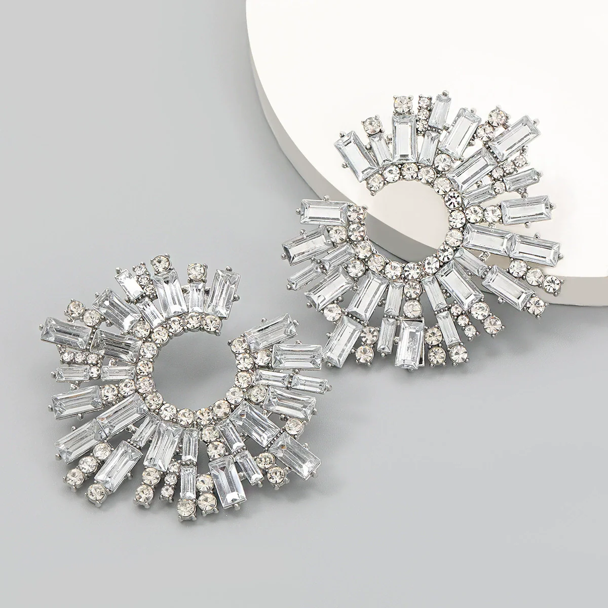Alloy Butterfly Earrings With Electroplating And Metal Texture Cold Style For Female - Image 8
