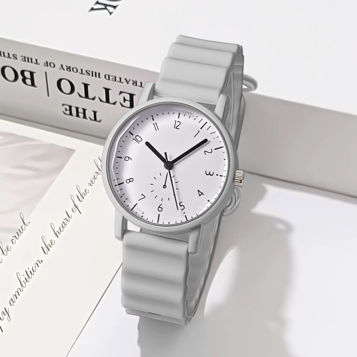 Alloy Case And Silicone Strap Round Student Quartz Watch With Wavy Design Leisure Style - Image 2