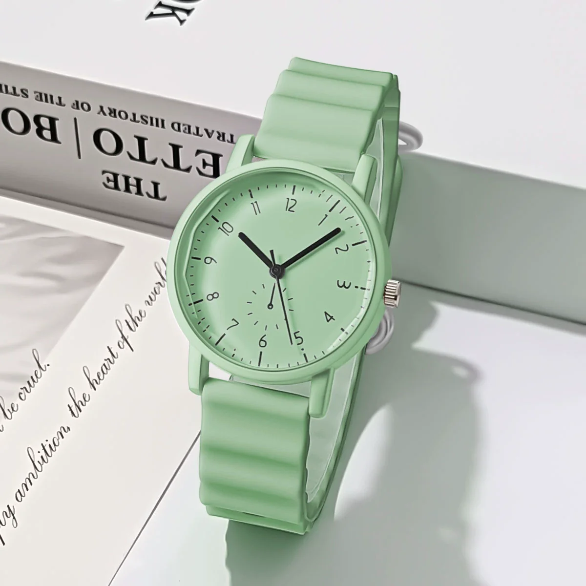 Alloy Case And Silicone Strap Round Student Quartz Watch With Wavy Design Leisure Style - Image 9