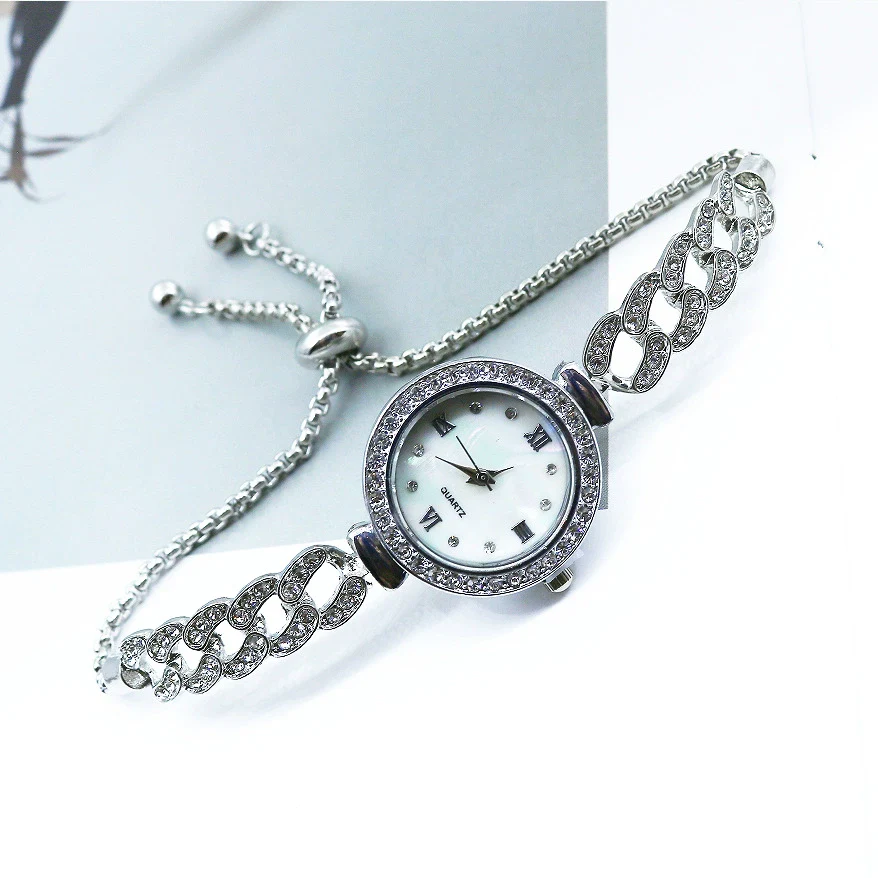 Alloy Casual Women's Round Diamond Quartz Watch - Image 4
