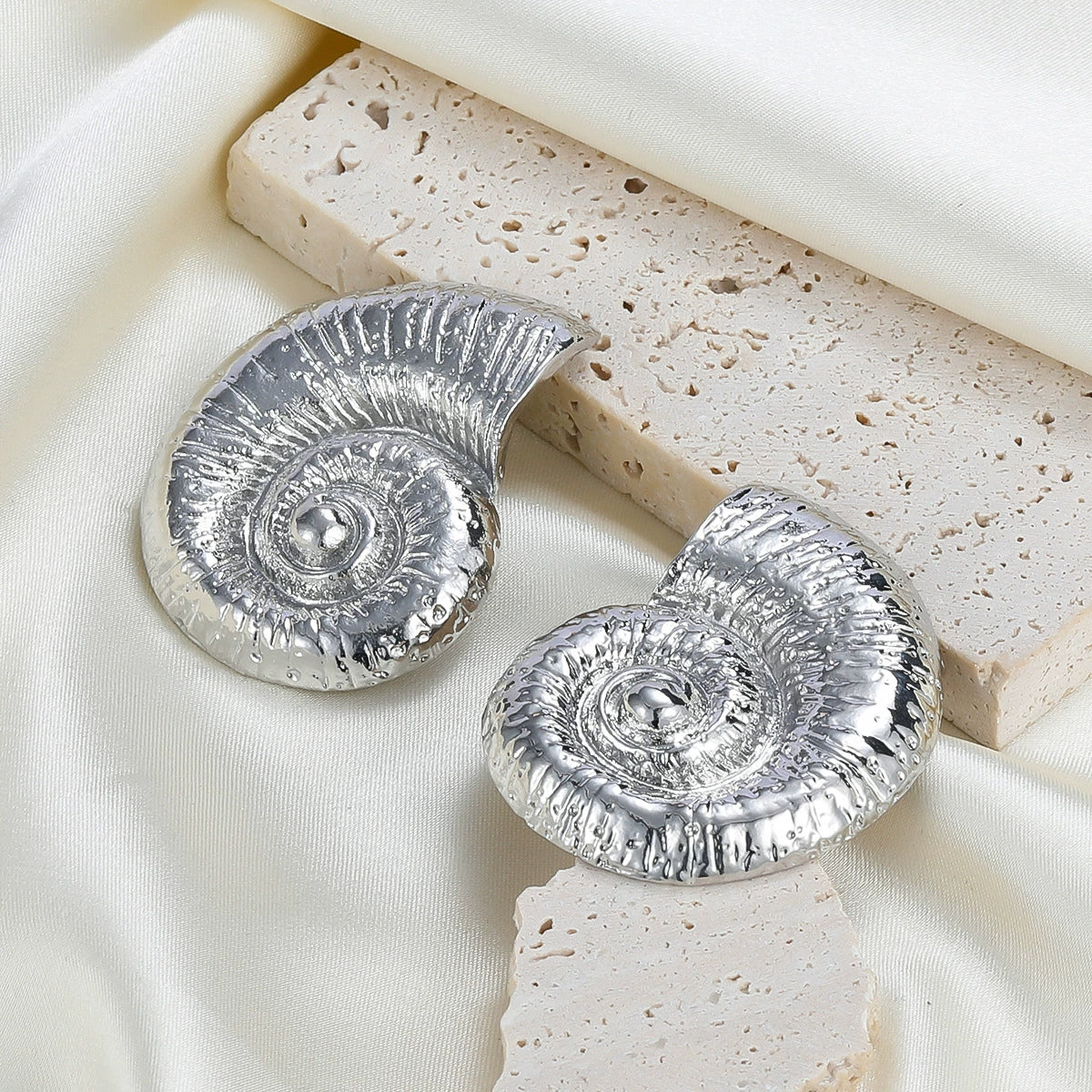 Alloy Conch Earrings Geometric Style Electroplating For Women - Image 4
