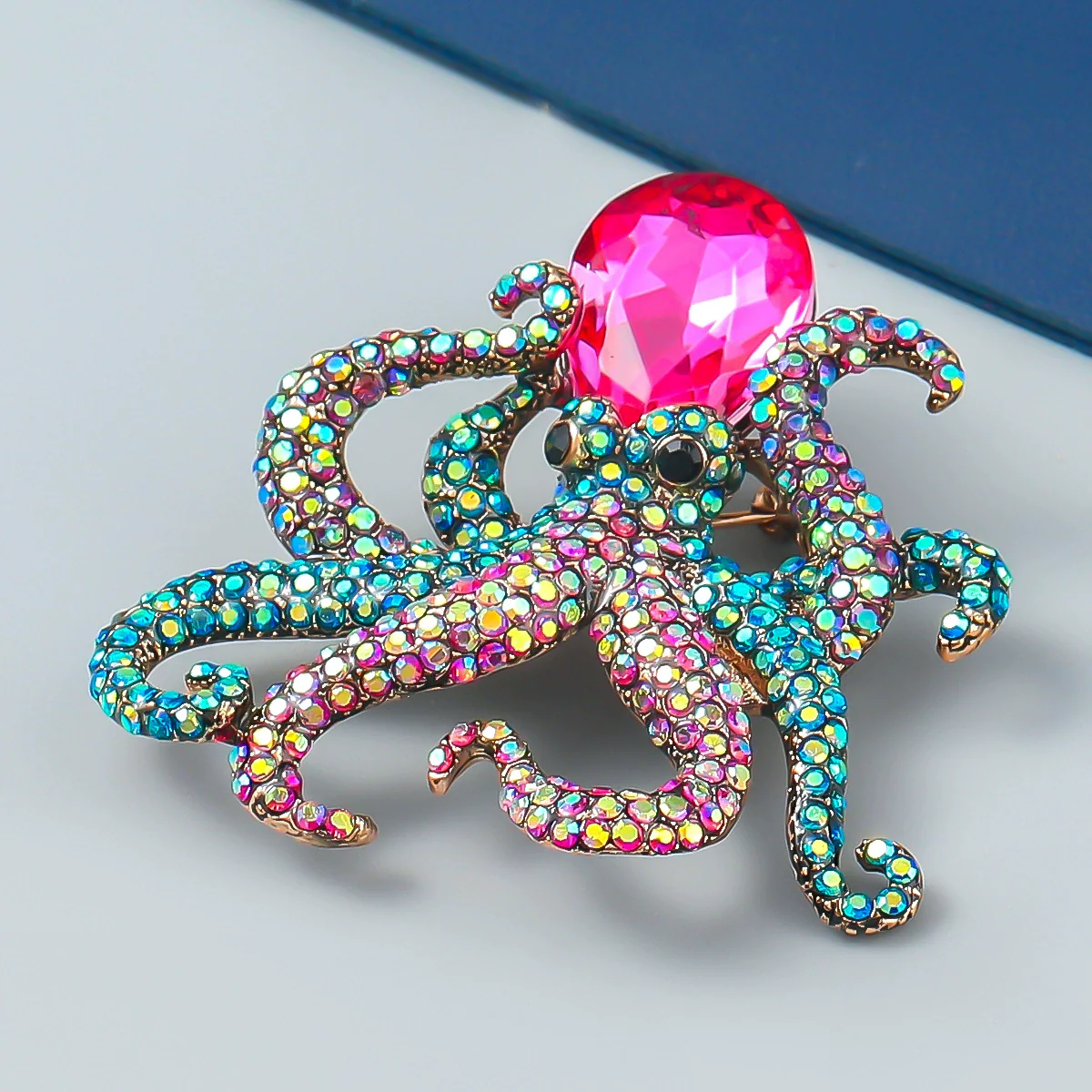 Alloy Diamondencrusted Octopus Brooch Natural Style Animal Pattern Women's Fashion Accessory - Image 3