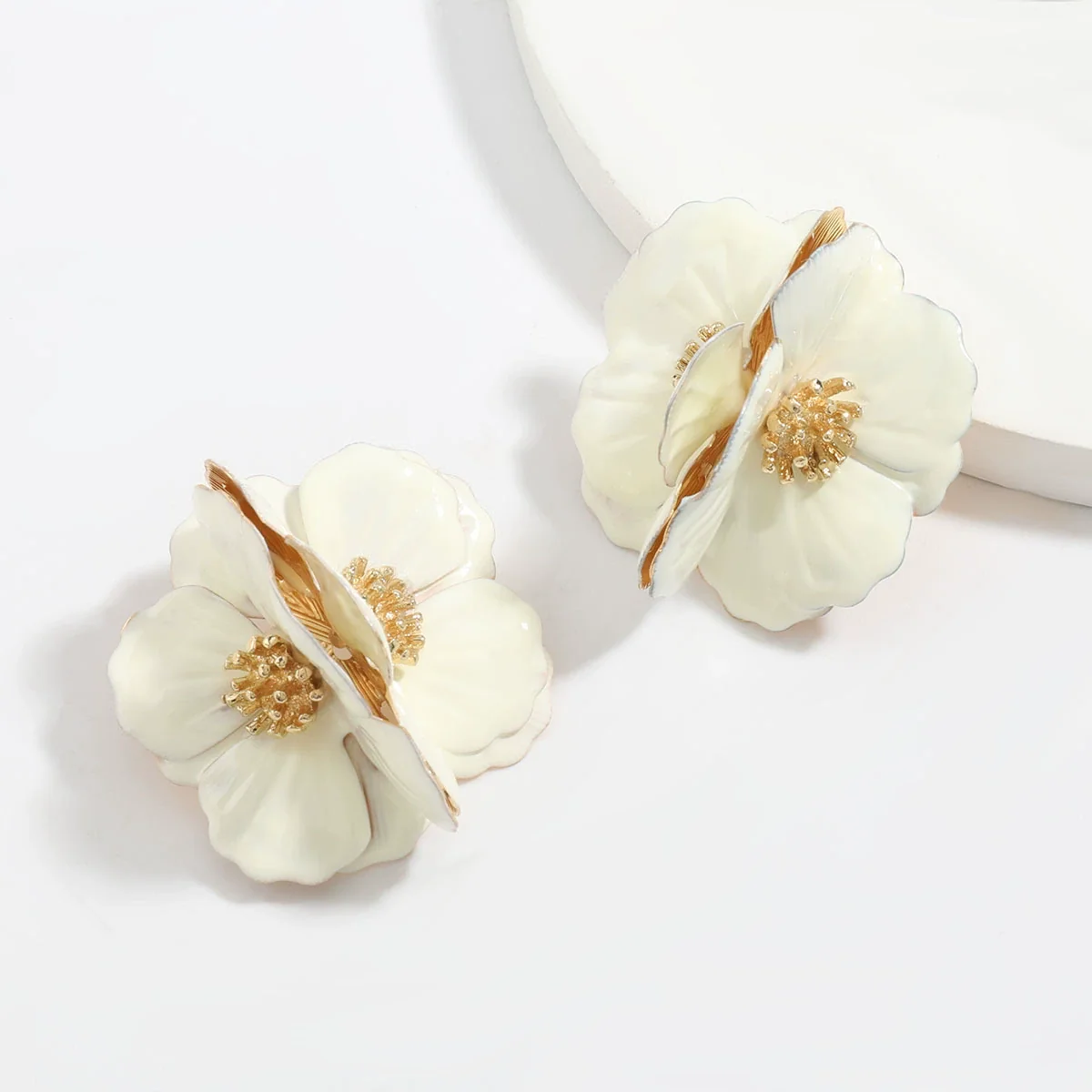 Alloy Dripping Oil Flower Earrings Exaggerated Creative And Fashionable For Girls - Image 6