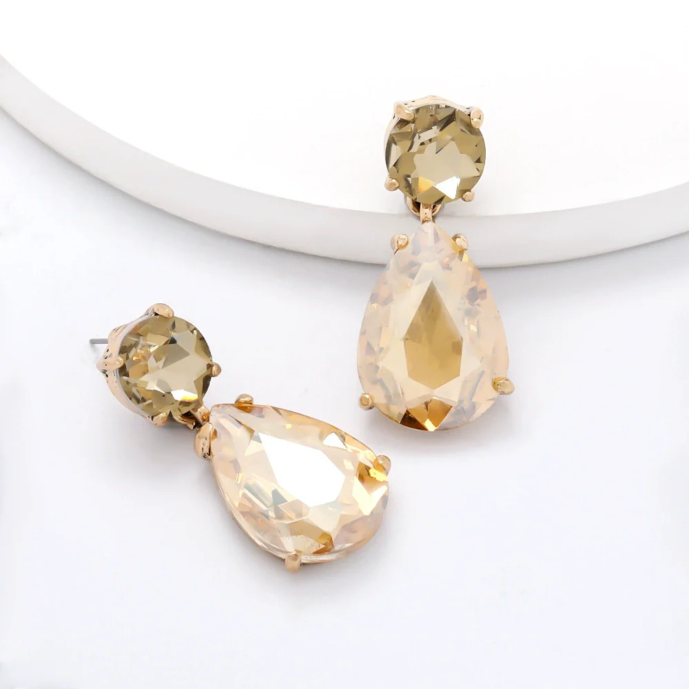 Alloy Dropshaped Diamondencrusted Glass Women's Earrings Old Money Style Geometric Design - Image 8