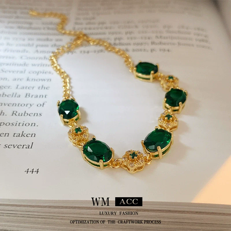 Alloy Flower Emerald Diamond Light Luxury Women's Bracelet With Gold Electroplating - Image 3