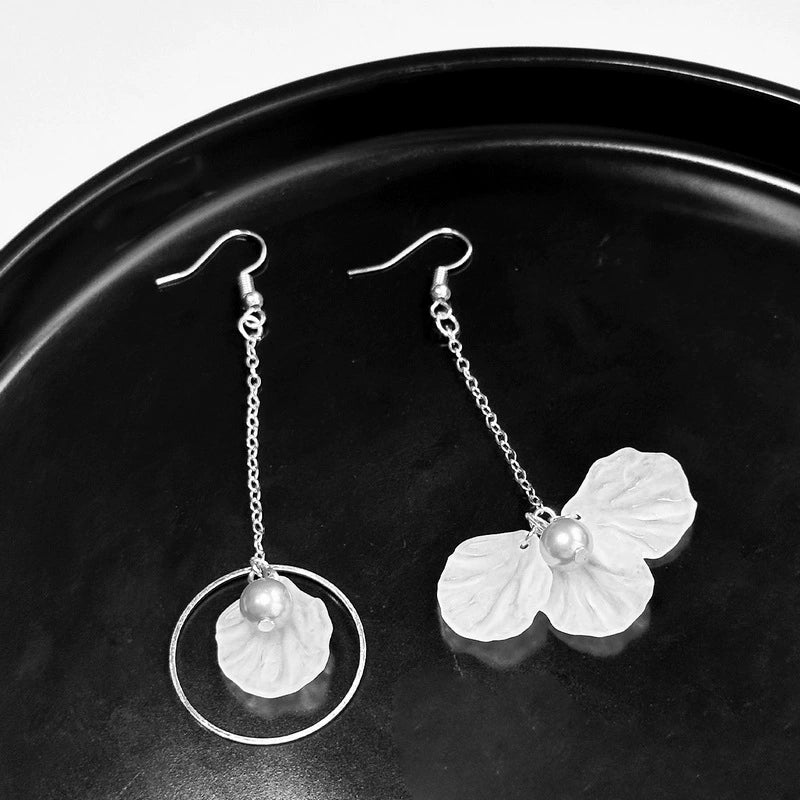 Alloy Flower Petal Beads Asymmetric Light Luxury Women's Earrings With Electroplating - Image 2