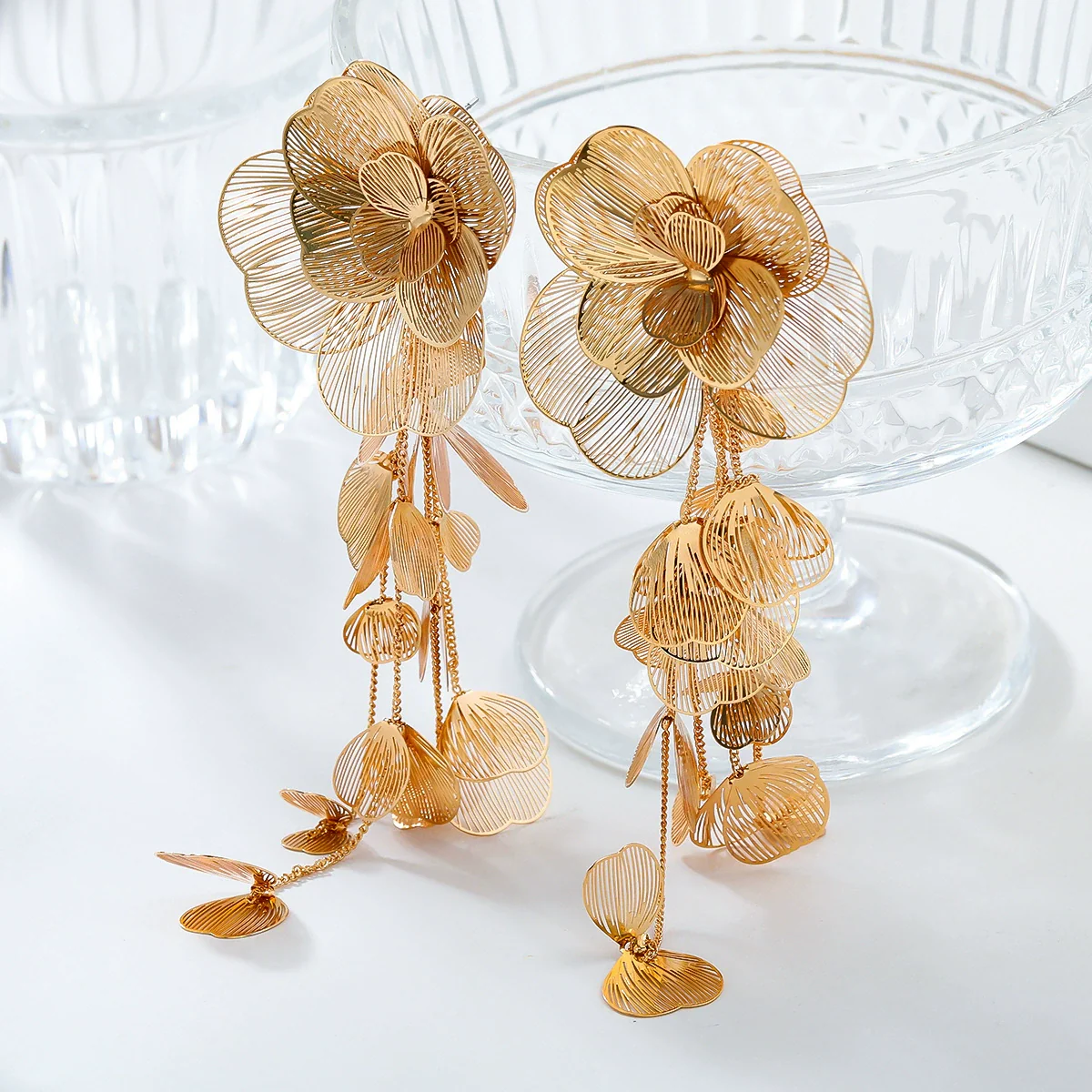 Alloy Flower Women's Light Luxury Multilayer Exaggerated Earrings With Electroplating - Image 4