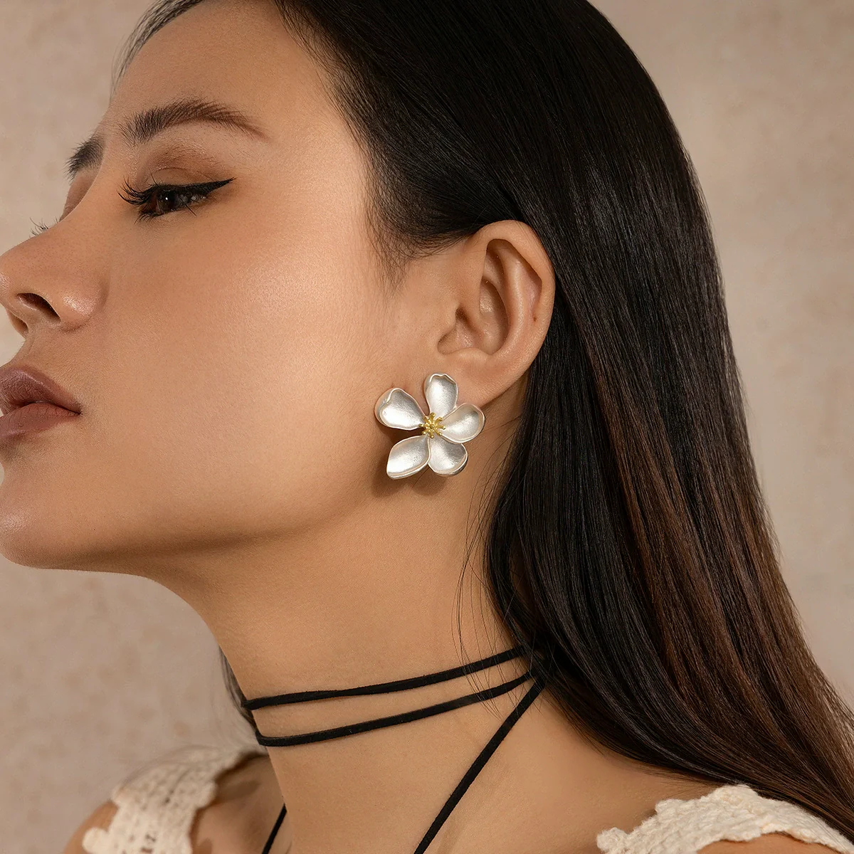 Alloy Geometric And Flower Patterned Electroplated Threedimensional Ginkgo Leaf Women's Earrings - Image 4
