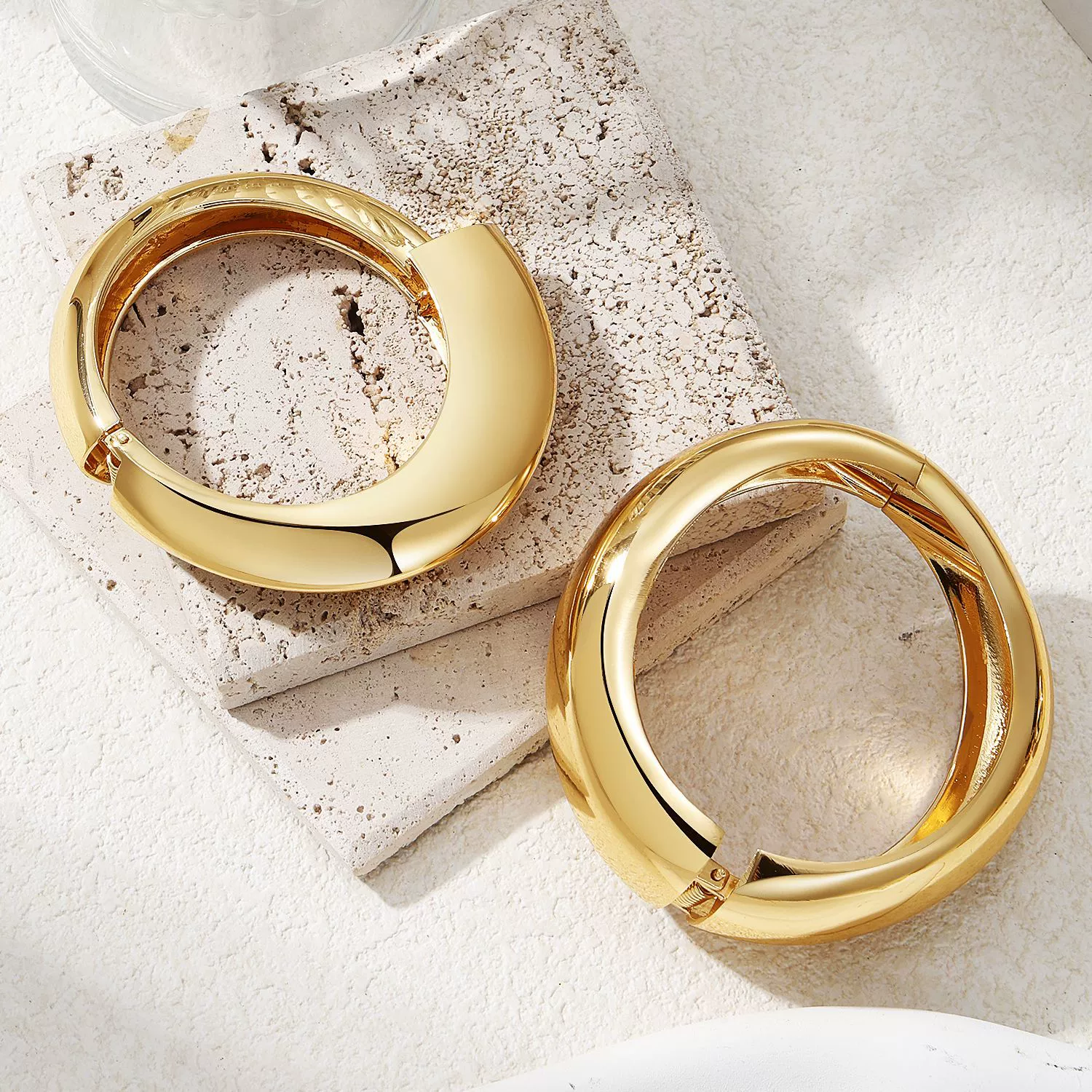 Alloy Geometric Asymmetrical Wide Bracelet For Women Punk Style Electroplated - Image 4