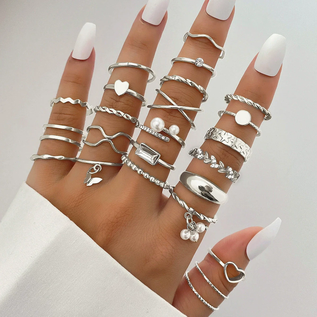 Alloy Geometric Black Butterfly Diamond Pearl Ring Dripping Oil Highend Unisex - Image 23