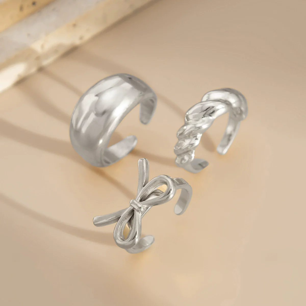 Alloy Geometric Bow Opening Finger Ring For Women With Electroplating Design - Image 4