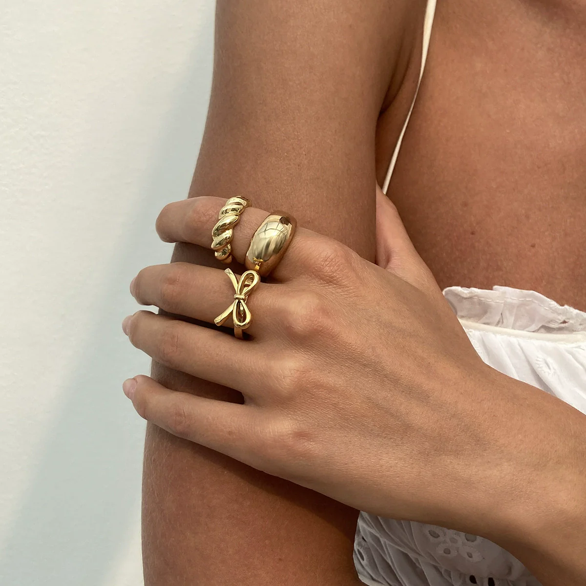 Alloy Geometric Bow Opening Finger Ring For Women With Electroplating Design - Image 6