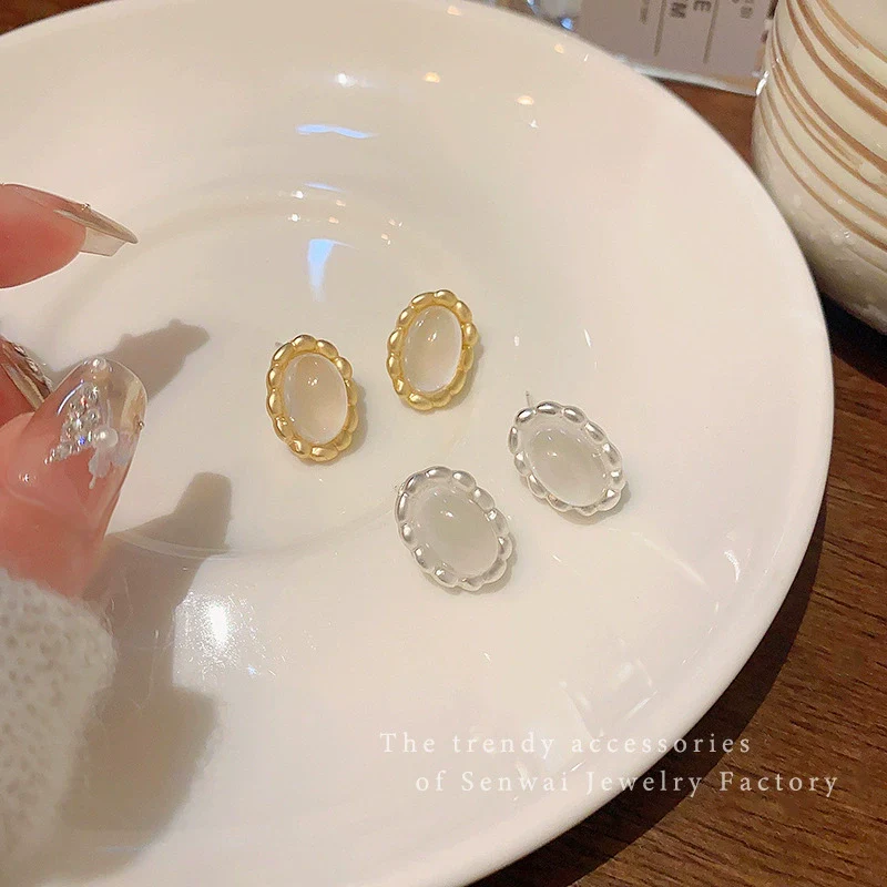 Alloy Geometric Cat's Eye Stone Women's Electroplated Earrings - Image 4