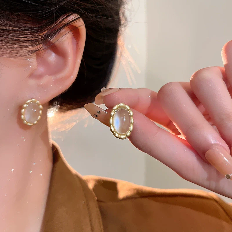 Alloy Geometric Cat's Eye Stone Women's Electroplated Earrings - Image 6