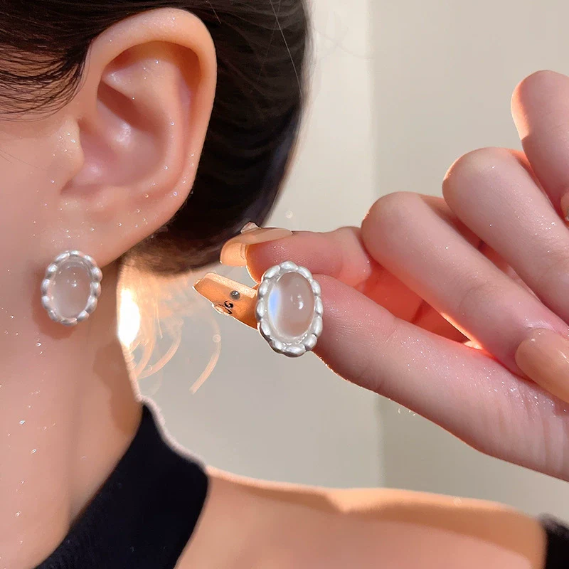 Alloy Geometric Cat's Eye Stone Women's Electroplated Earrings - Image 7