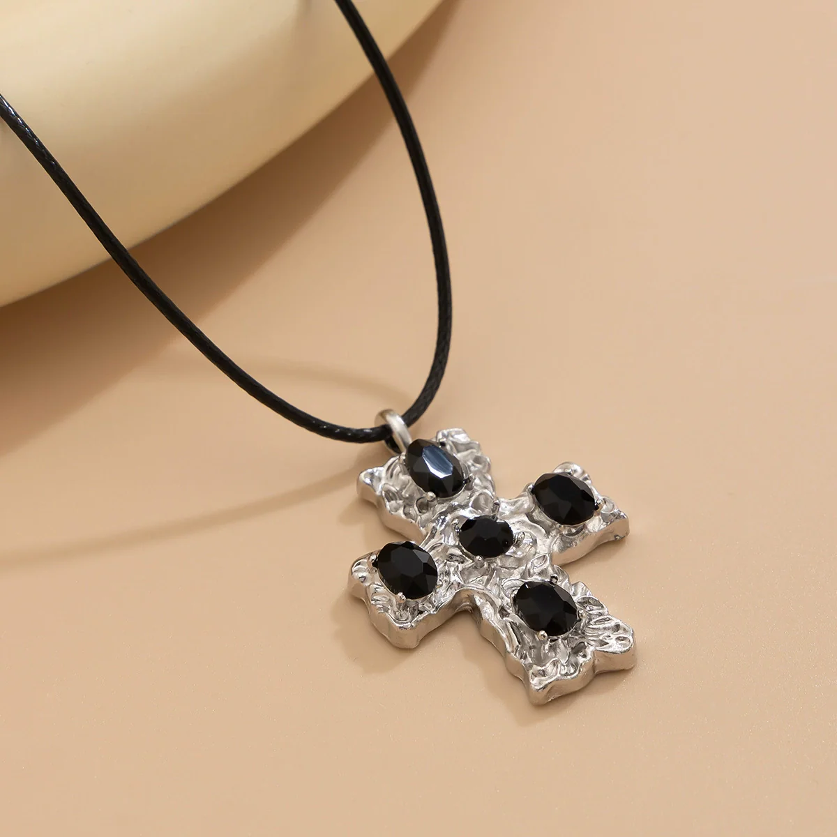 Alloy Geometric Diamond Minimalist Style Leather Wax Thread Pendant Necklace For Women - Image 4