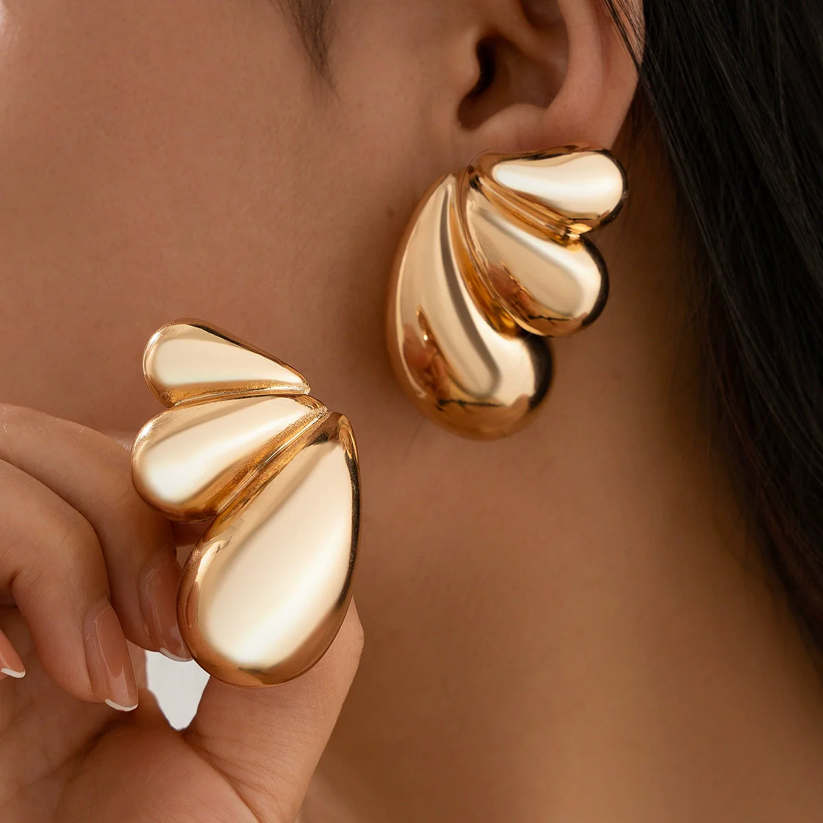 Alloy Geometric Electroplated Women's Exaggerated Water Drop Earrings - Image 2