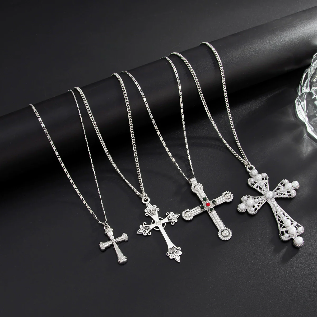 Alloy Geometric Hiphop Style Cross Pendant Necklace With Electroplating And Metallic Chain For Men And Women - Image 4