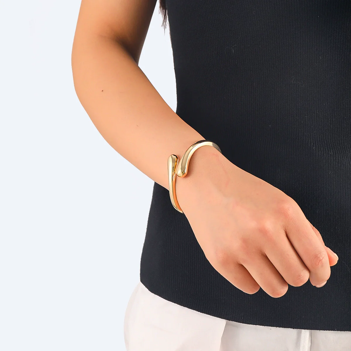 Alloy Geometric Open Metal Bracelet With Diamond Design