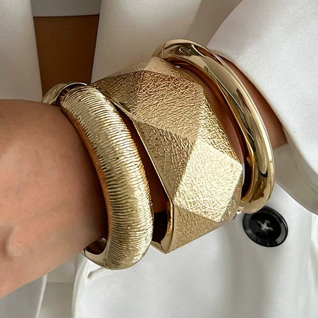 Alloy Geometric Personality Exaggerated Wide Face Electroplated Bracelet - Image 3