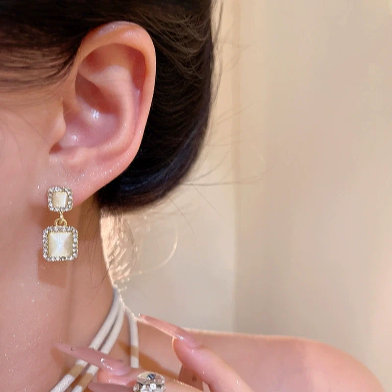 Alloy Geometric Square Earrings For Women With Cat's Eye Stone And Sparkling Diamond Electroplated Light Luxury Highend - Image 3