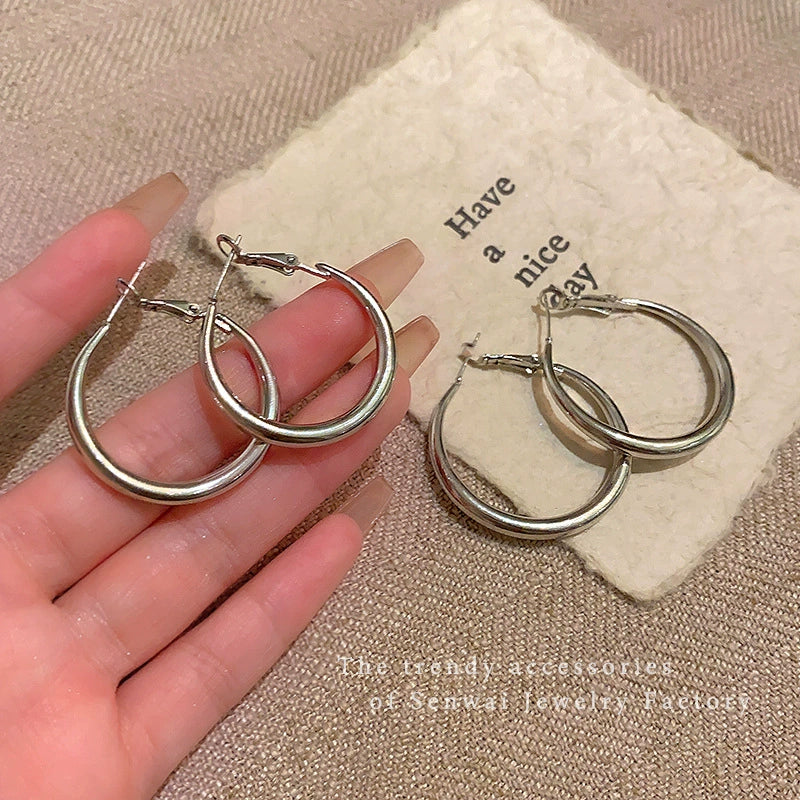 Alloy Geometric Women's Earrings With Electroplating - Image 2