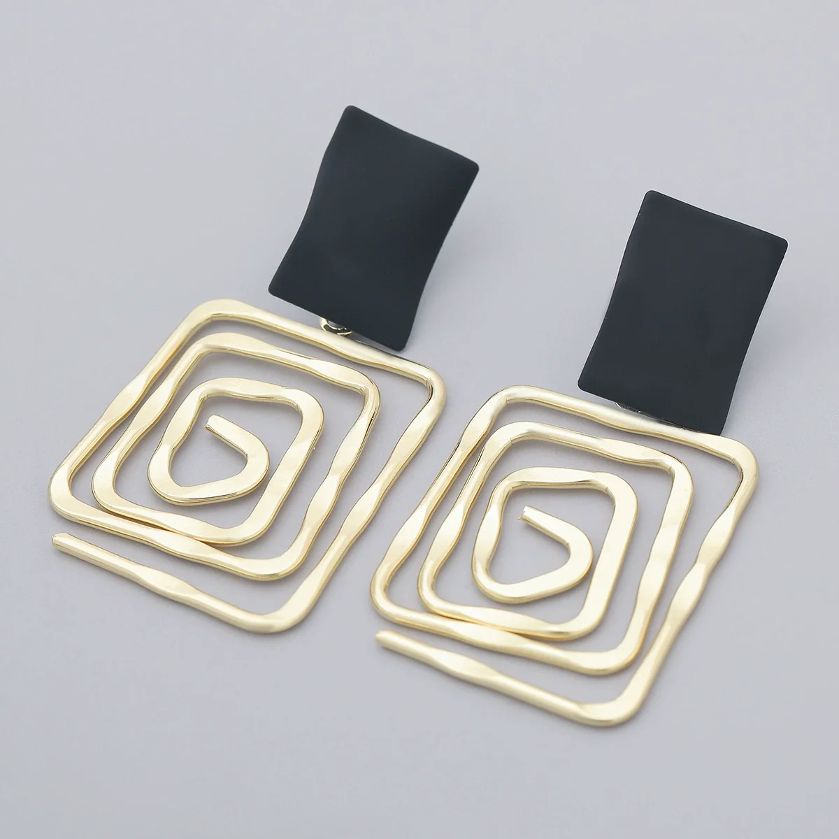 Alloy Geometric Women's Retro Cold Style Electroplated Earrings - Image 4
