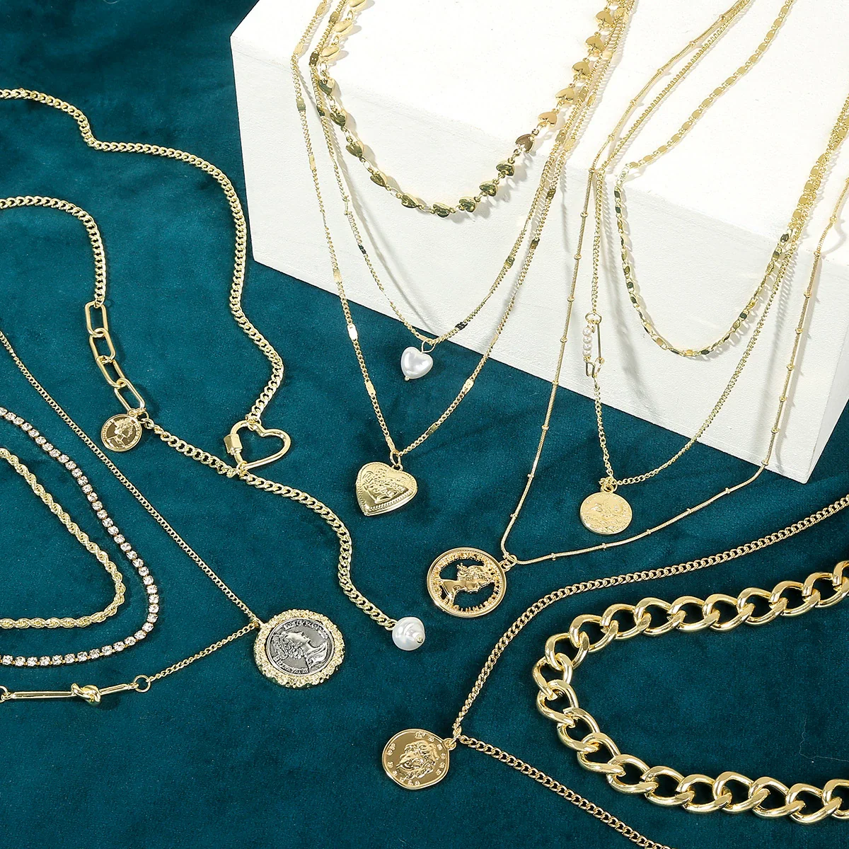 Alloy Heart Geometric Multilayer Female Hiphop Niche Design Sense Electroplated Necklace - Image 3