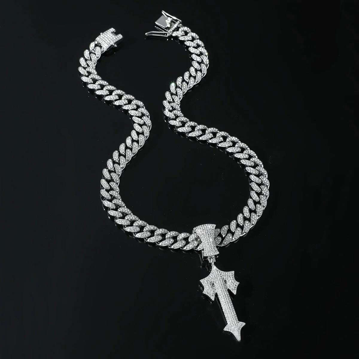 Alloy Hiphop Men's Necklace With Geometric Pattern And Full Diamond Sword Pendant - Image 3