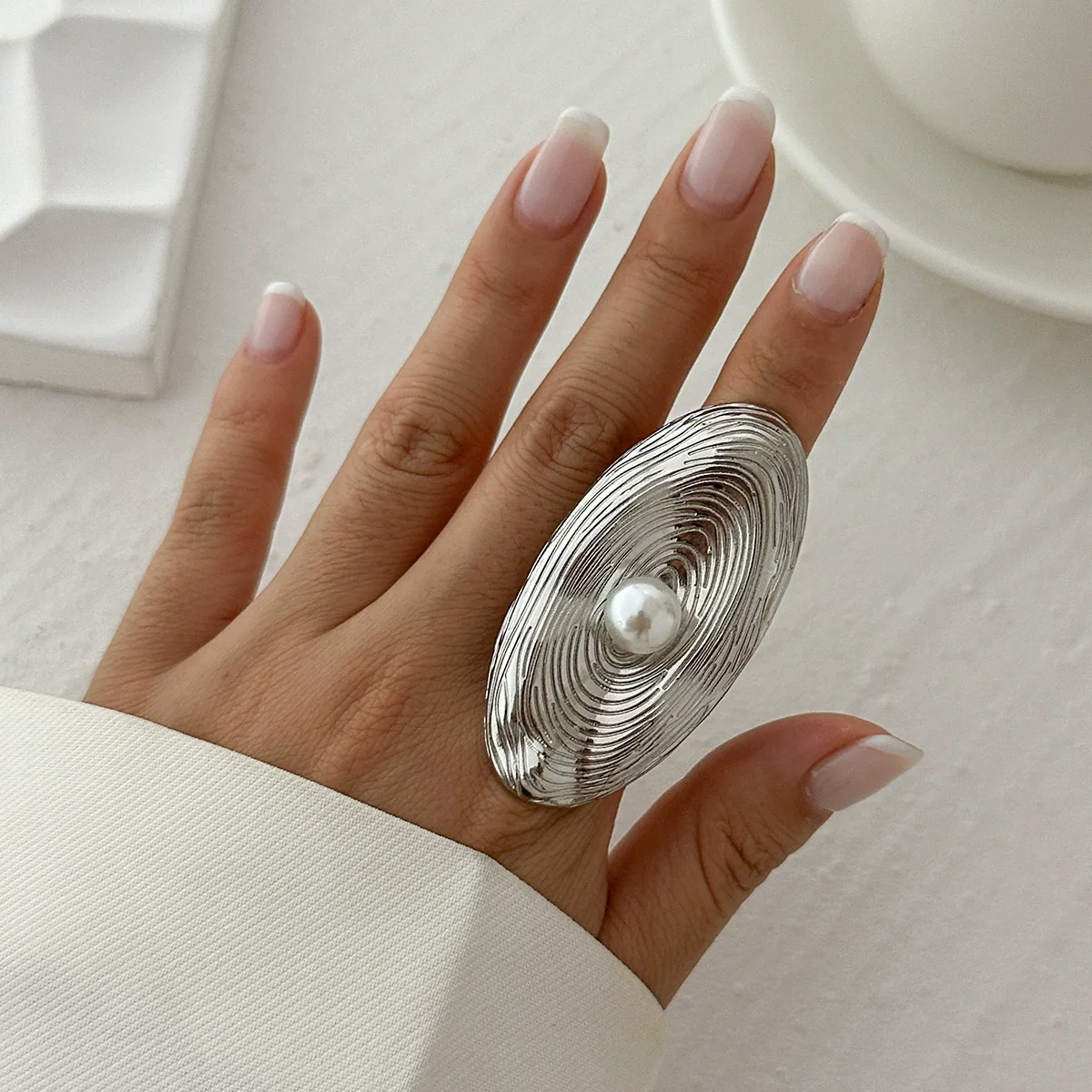 Alloy Imitation Pearl Open Ring Asymmetrical Cut Out Winding Geometric Niche Style Electroplated For Women - Image 15