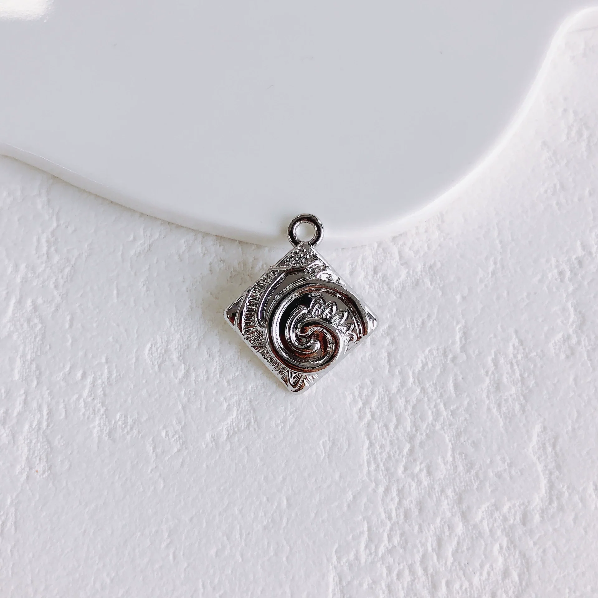Alloy Jewelry Retro Sun Round Gold Coin Irregular Link Buckle Electroplated Bracelet Necklace - Image 9