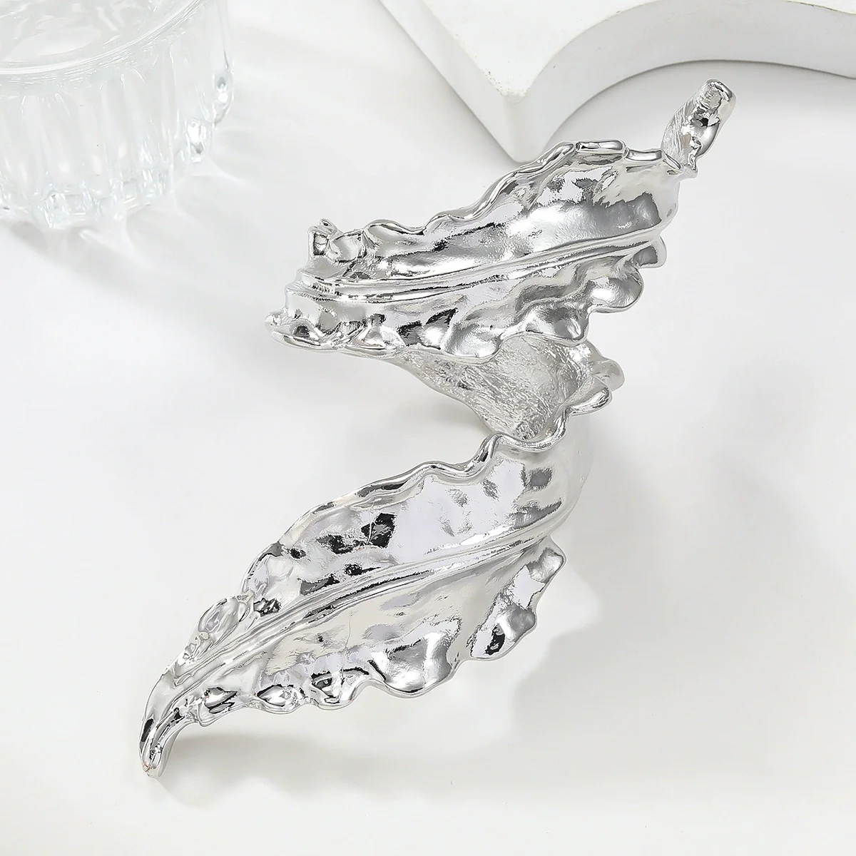 Alloy Leafshaped Electroplated Hip Hop Women's Bracelet With Plant Flowers Style - Image 2