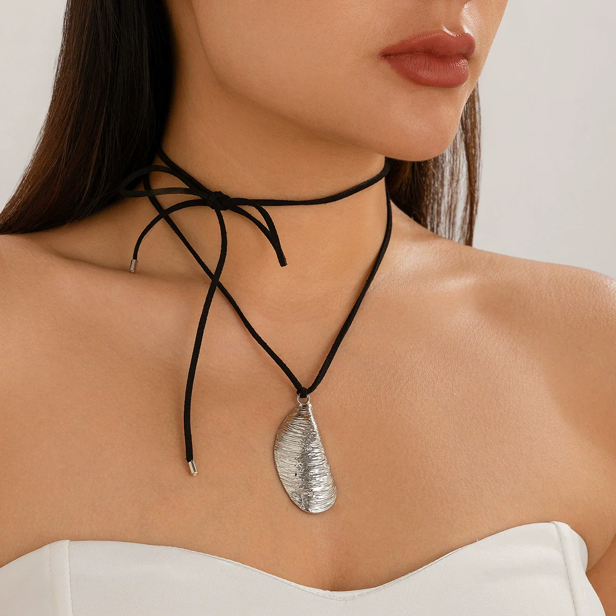 Alloy Metal Asymmetrical Geometric Water Drop Pendant Necklace With Electroplating And Flannel Chain - Image 6