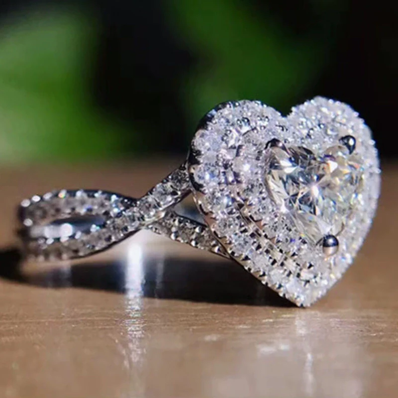 Alloy Micro Inlaid Heart Shaped Zircon Ring Electroplated Minimalist Geometric Women's Engagement Jewelry - Image 4