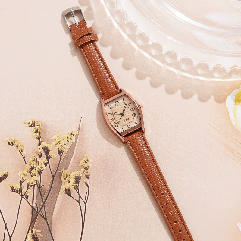 Alloy Mineral Reinforced Mirror Casual Barrel Shape Women's Waterproof Quartz Watch With Imitation Leather Strap - Image 4