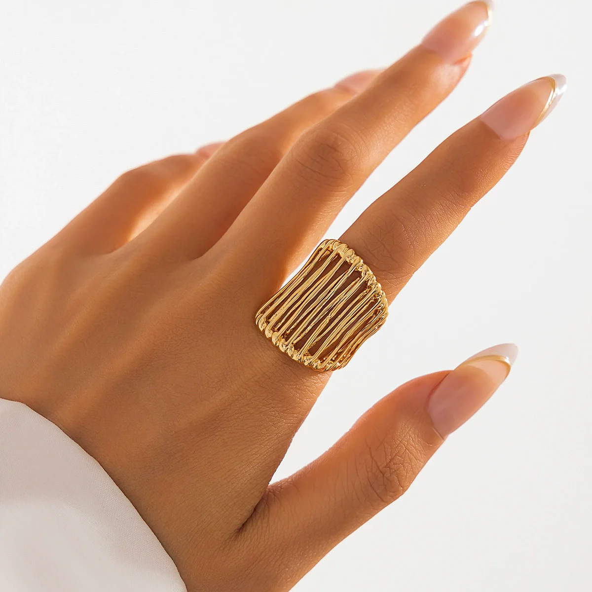 Alloy Open Ring With Bow Tie And Geometric Pattern Electroplated For Women Niche Style - Image 10