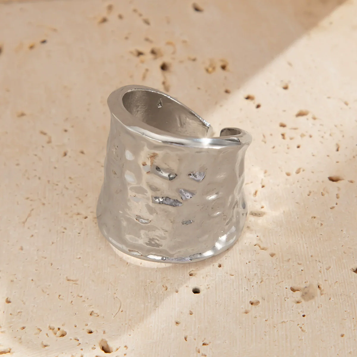 Alloy Open Ring With Bow Tie And Geometric Pattern Electroplated For Women Niche Style - Image 4