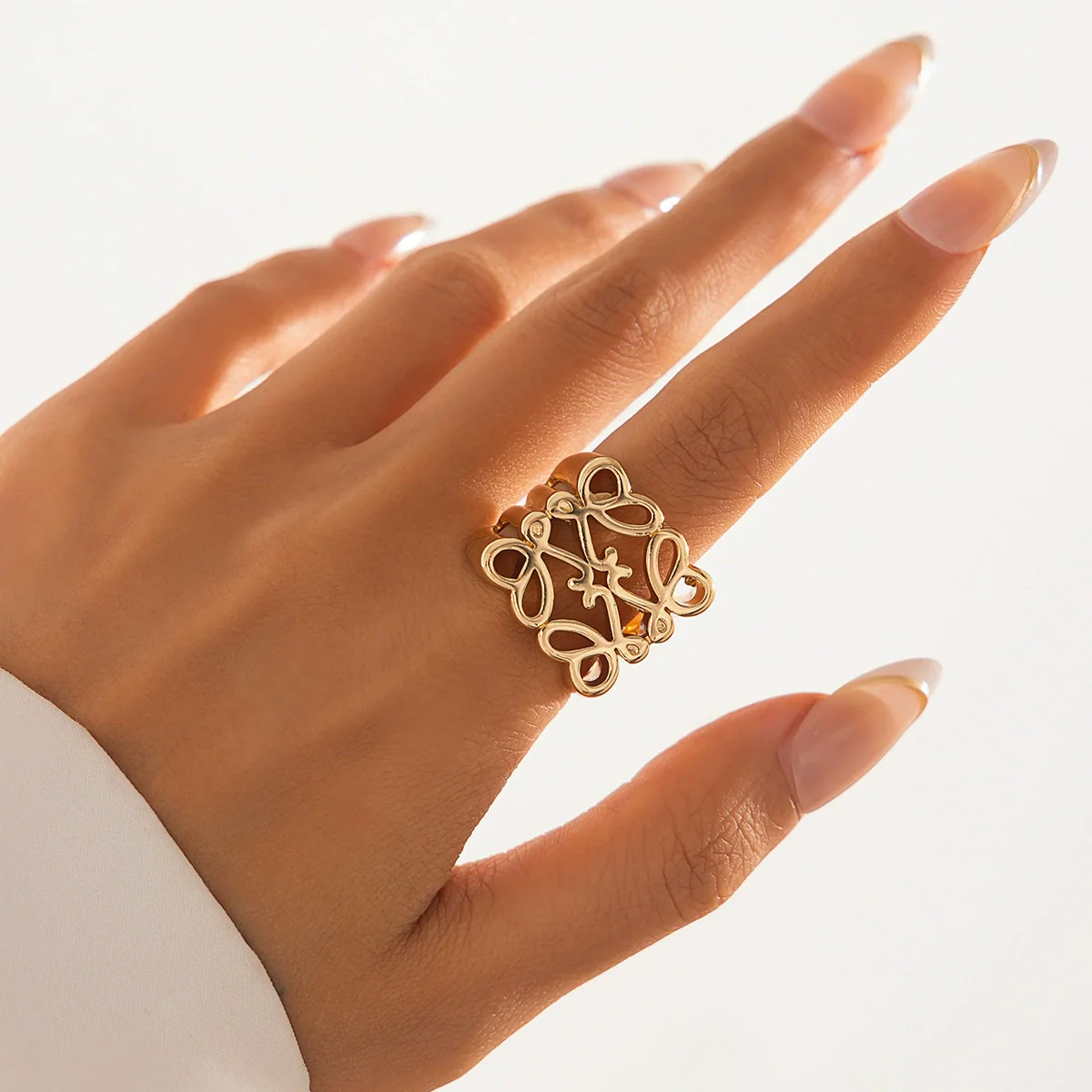 Alloy Open Ring With Bow Tie And Geometric Pattern Electroplated For Women Niche Style - Image 8