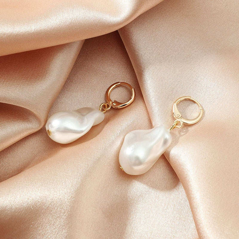 Alloy Pearl Inlaid Specialshaped Earrings Retro Elegant Style - Image 2