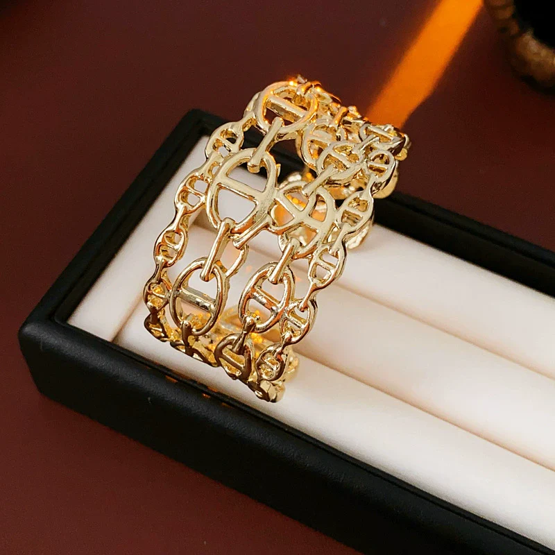 Alloy Pig Nose Cut Out Open Bracelet Cold Style Electroplating Hand Jewelry For Women - Image 6