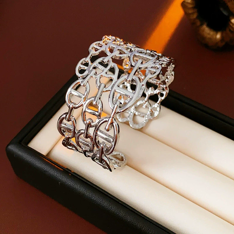 Alloy Pig Nose Cut Out Open Bracelet Cold Style Electroplating Hand Jewelry For Women - Image 7